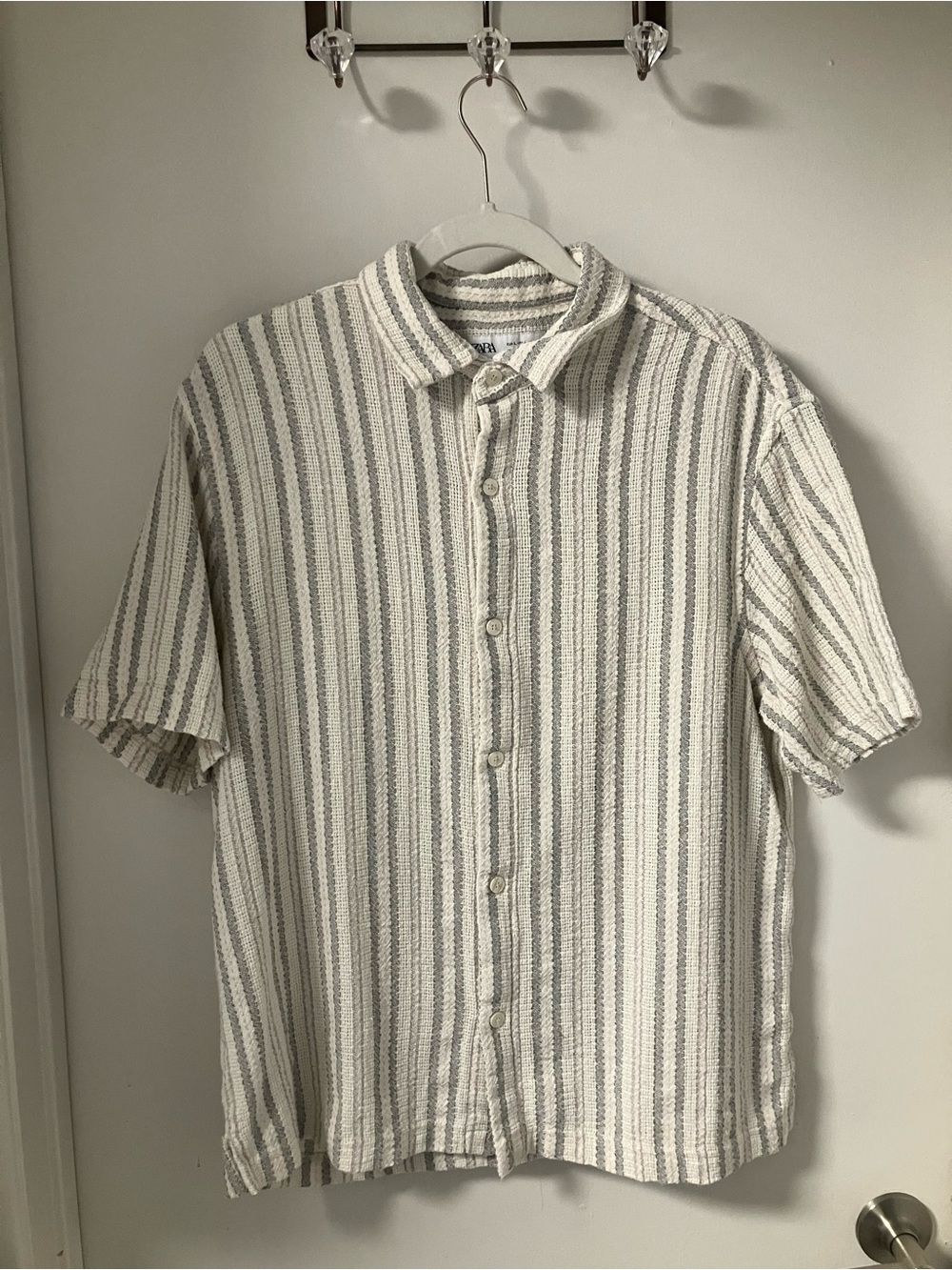 Zara Cream & Gray Vertical Stripe Short-Sleeve Button-Down Shirt